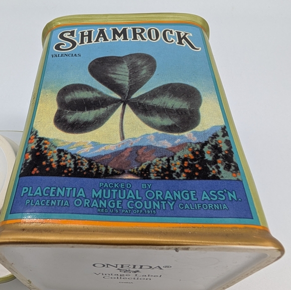 Oneida Shamrock Ceramic Canister With Lid - Picture 6 of 6